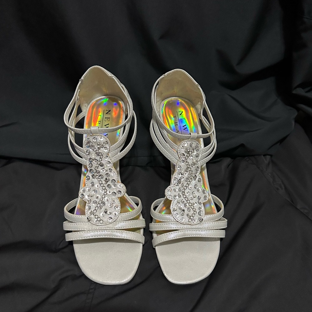 New York Transit White Heels with Elegant Design